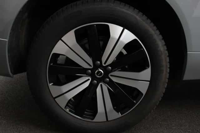 Volvo XC60 (2025) thumbnail 3