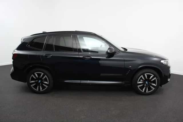 BMW iX3 (2023) thumbnail 5