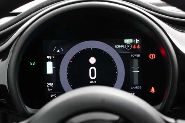 Fiat 500e (2023) thumbnail 2