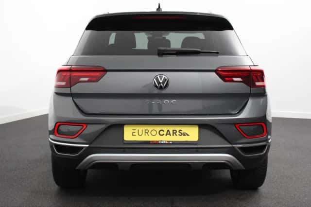 Volkswagen T-Roc (2023) thumbnail 5