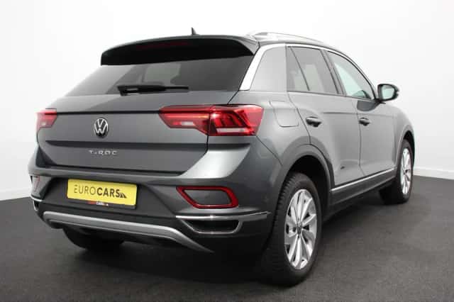Volkswagen T-Roc (2023) thumbnail 6