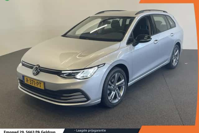 Volkswagen Golf (2021) thumbnail 1