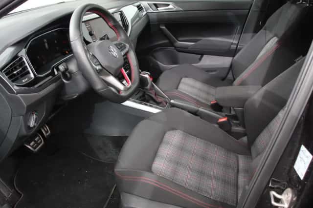 Volkswagen Polo (2024) thumbnail 2