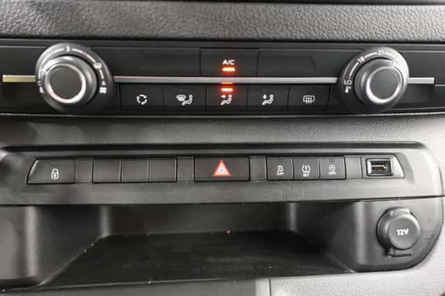 Opel Vivaro (2020) thumbnail 22