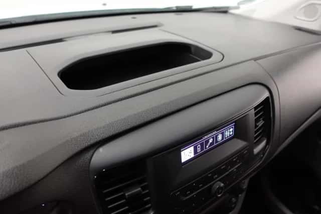 Opel Vivaro (2020) thumbnail 26
