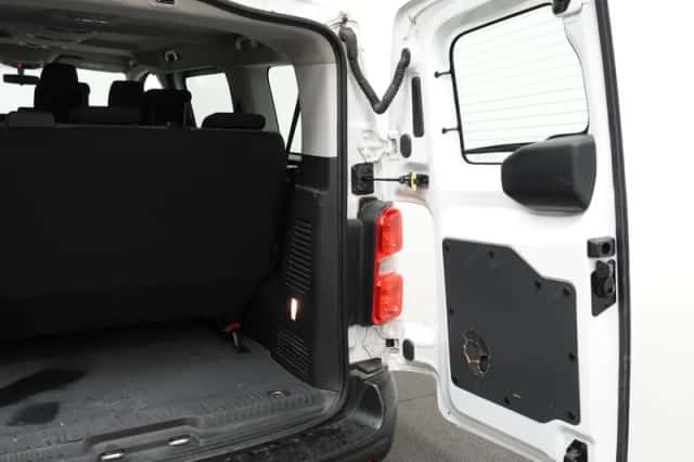Opel Vivaro (2020) thumbnail 32