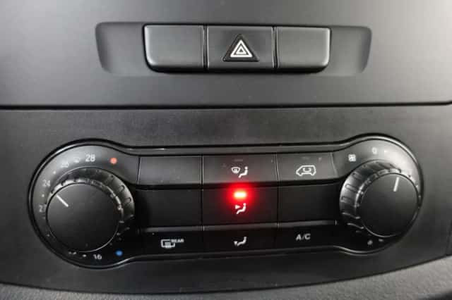 Mercedes-Benz Vito (2017) thumbnail 17