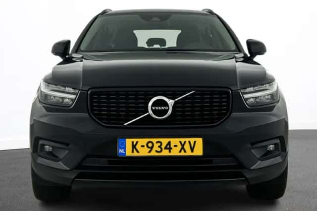 Volvo XC40 (2021) thumbnail 5