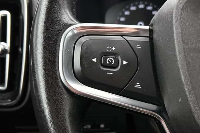 Volvo XC40 (2021) thumbnail 6