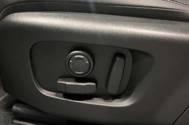 Land Rover Range Rover Evoque (2023) thumbnail 11