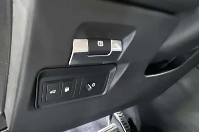 Land Rover Range Rover Evoque (2023) thumbnail 15