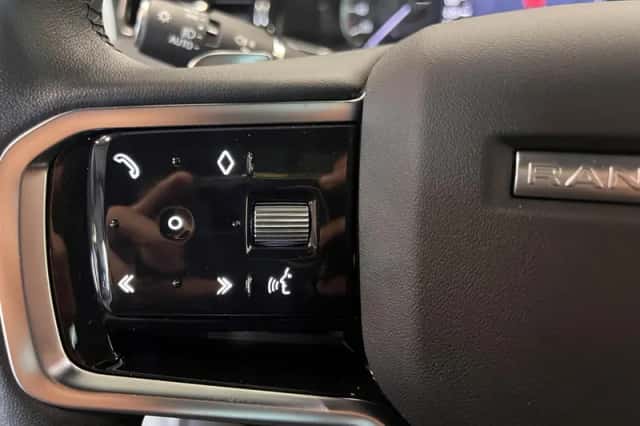 Land Rover Range Rover Evoque (2023) thumbnail 17