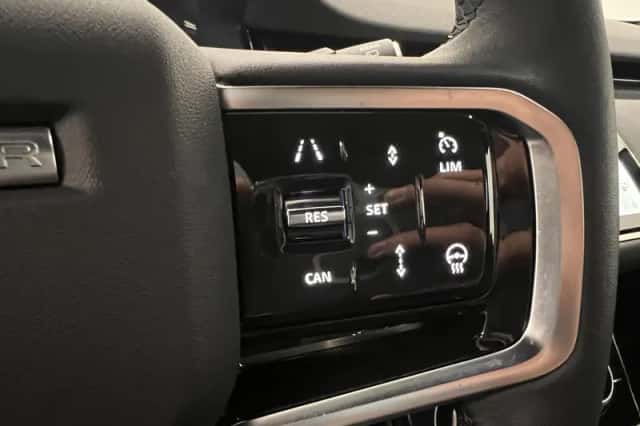 Land Rover Range Rover Evoque (2023) thumbnail 18