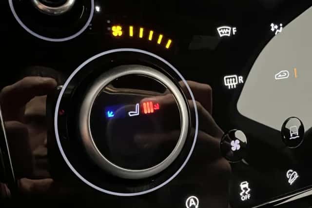Land Rover Range Rover Evoque (2023) thumbnail 29