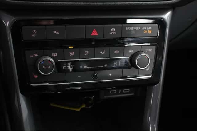 Volkswagen T-Cross (2021) thumbnail 17
