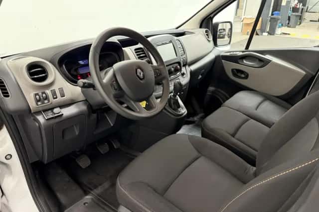 Renault Trafic (2019) thumbnail 17