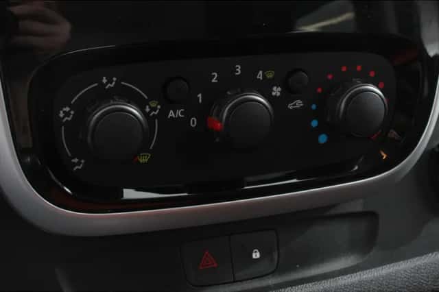 Renault Trafic (2018) thumbnail 20