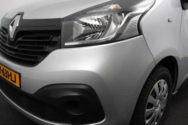 Renault Trafic (2018) thumbnail 25