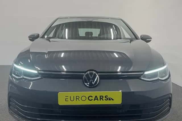 Volkswagen Golf (2023) thumbnail 2