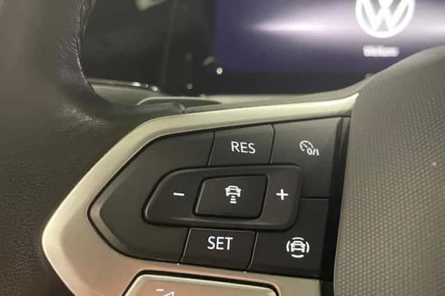 Volkswagen Golf (2023) thumbnail 17
