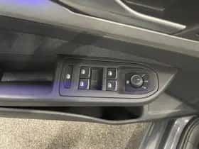 Volkswagen Golf (2023) thumbnail 23