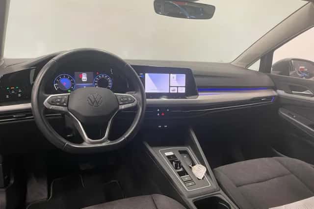 Volkswagen Golf (2023) thumbnail 10