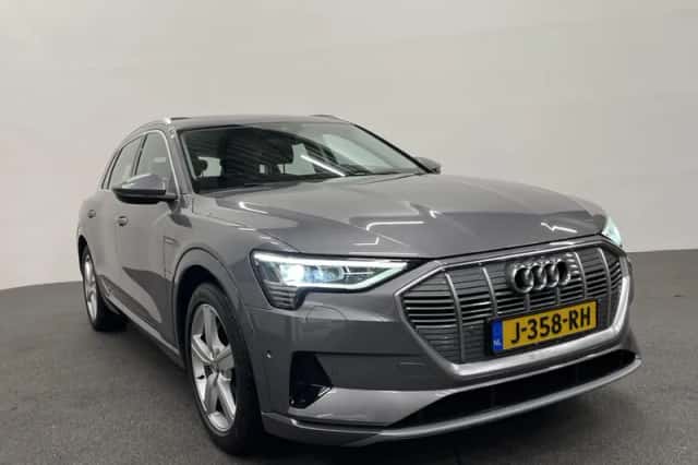 Audi e-tron (2020) thumbnail 3