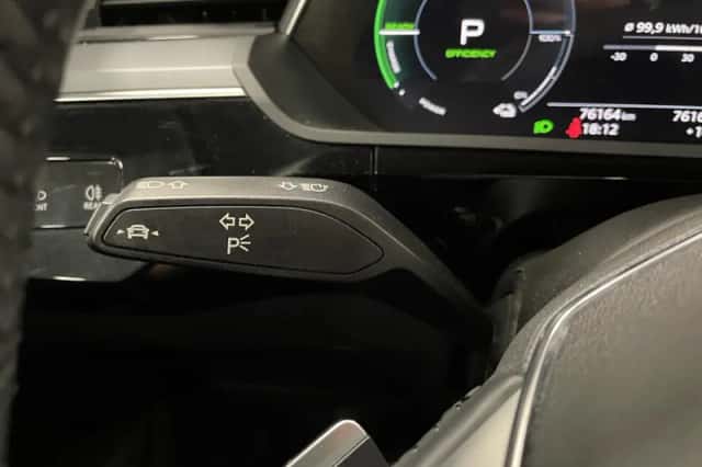 Audi e-tron (2020) thumbnail 28