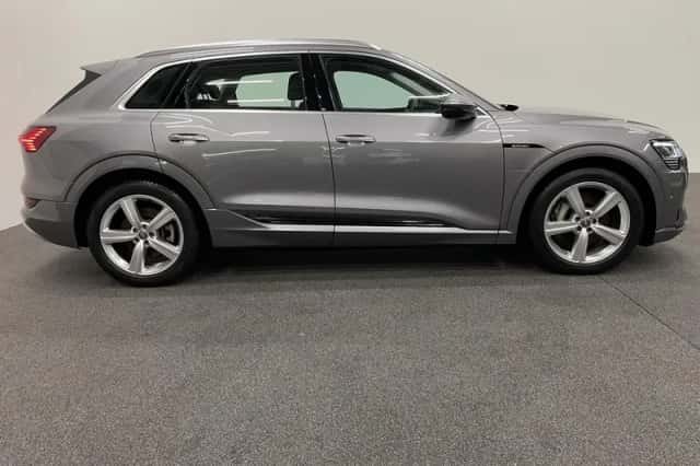 Audi e-tron (2020) thumbnail 4