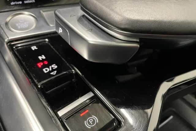 Audi e-tron (2020) thumbnail 34