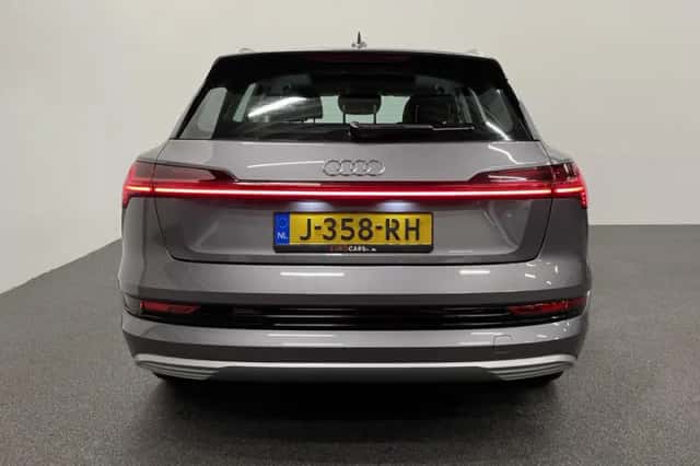 Audi e-tron (2020) thumbnail 6