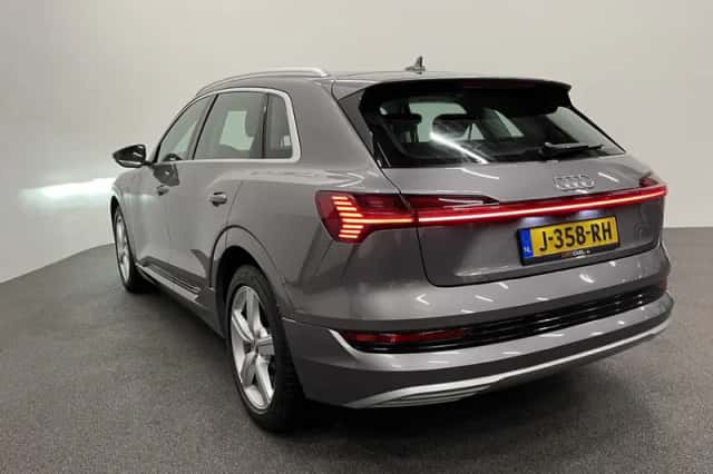 Audi e-tron (2020) thumbnail 7