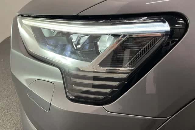 Audi e-tron (2020) thumbnail 10