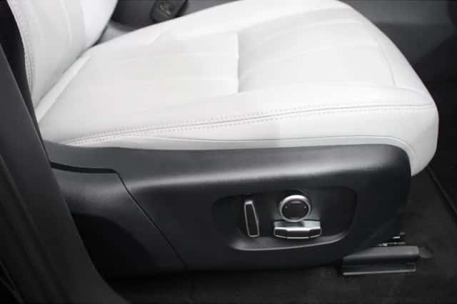 Land Rover Range Rover Evoque (2021) thumbnail 12