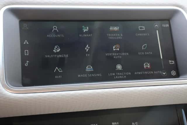 Land Rover Range Rover Evoque (2021) thumbnail 25