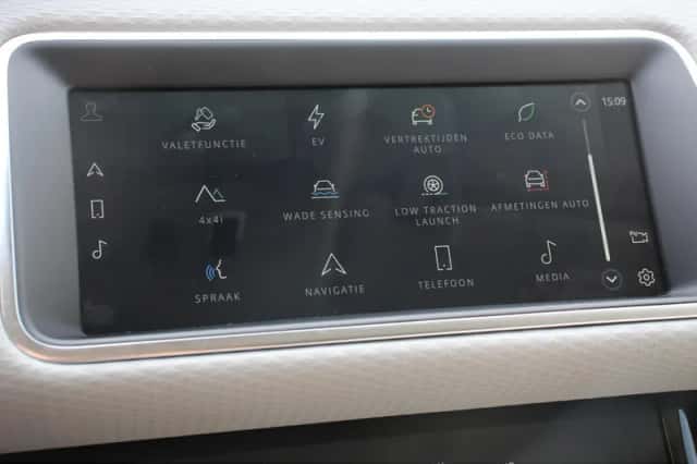 Land Rover Range Rover Evoque (2021) thumbnail 26