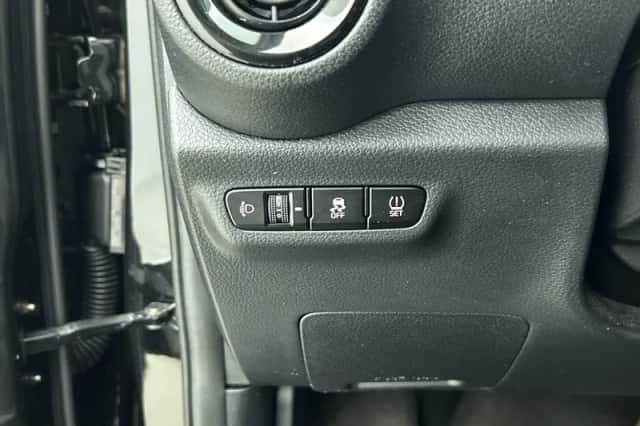 Kia Picanto (2023) thumbnail 17
