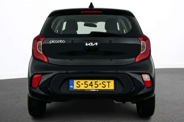 Kia Picanto (2023) thumbnail 3