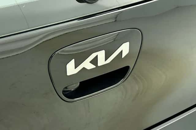 Kia Picanto (2023) thumbnail 23