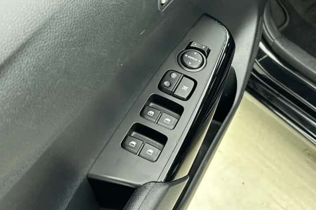 Kia Picanto (2023) thumbnail 24