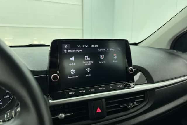 Kia Picanto (2023) thumbnail 7