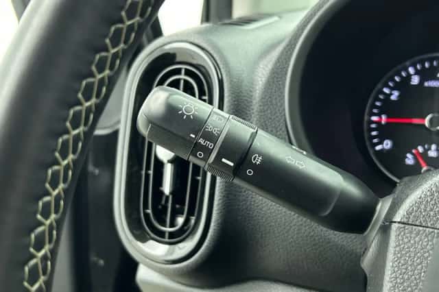 Kia Picanto (2023) thumbnail 8