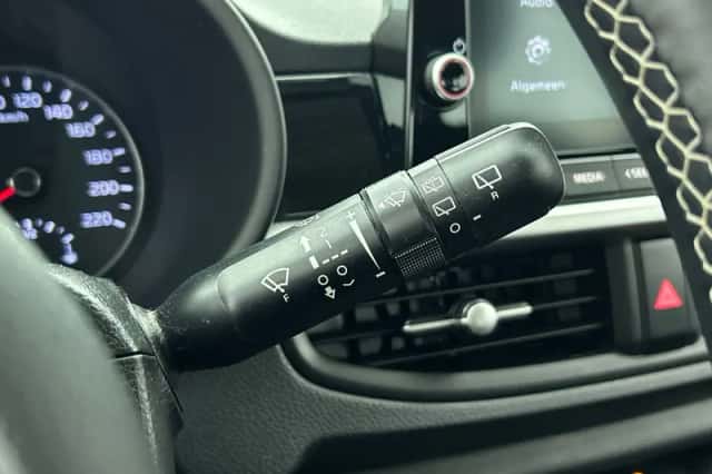 Kia Picanto (2023) thumbnail 9