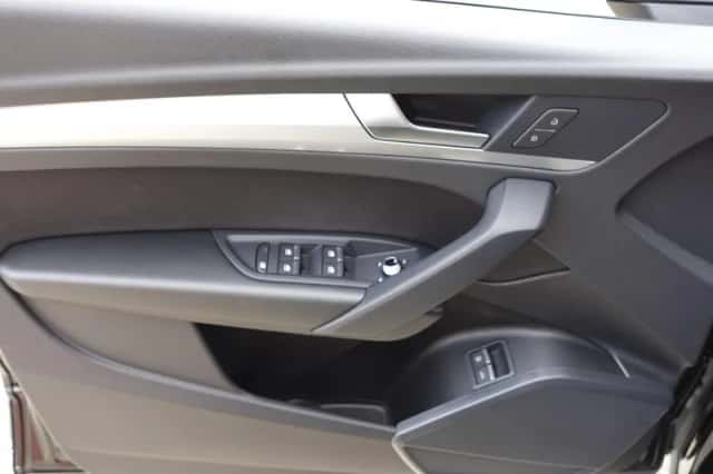 Audi Q5 (2022) thumbnail 15