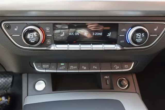 Audi Q5 (2022) thumbnail 26