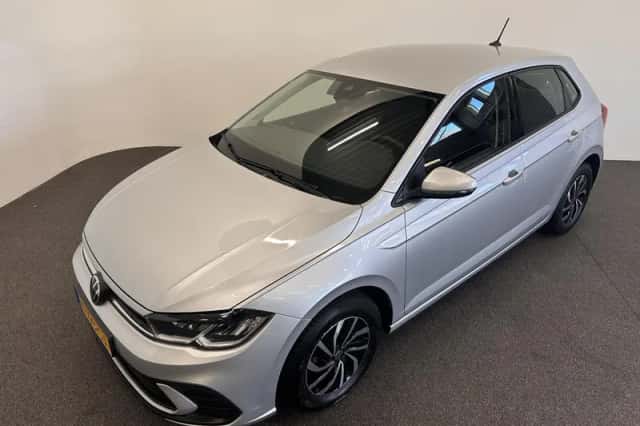 Volkswagen Polo (2022) thumbnail 2