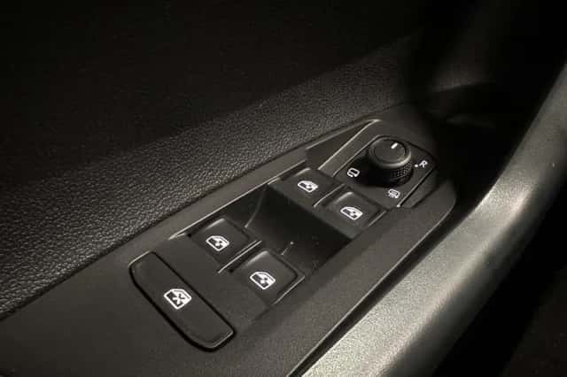 Volkswagen Polo (2022) thumbnail 16
