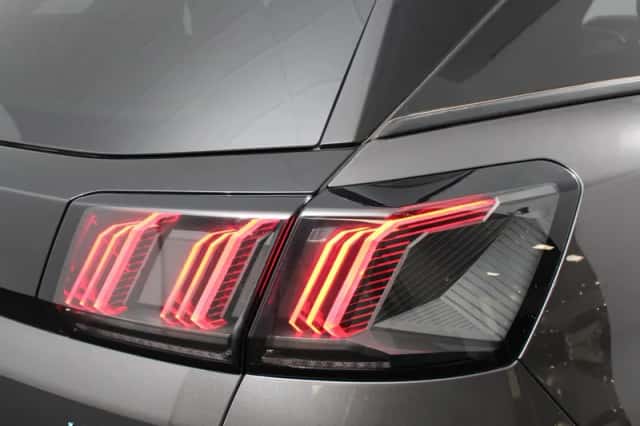 Peugeot 3008 (2023) thumbnail 11