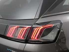 Peugeot 3008 (2023) thumbnail 11