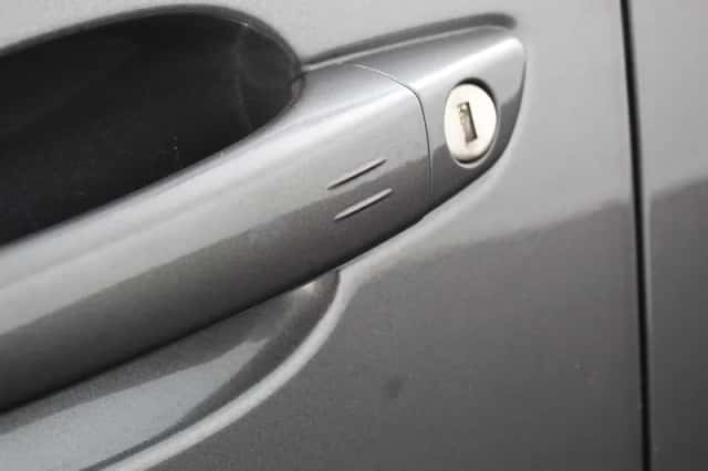 Peugeot 3008 (2023) thumbnail 12